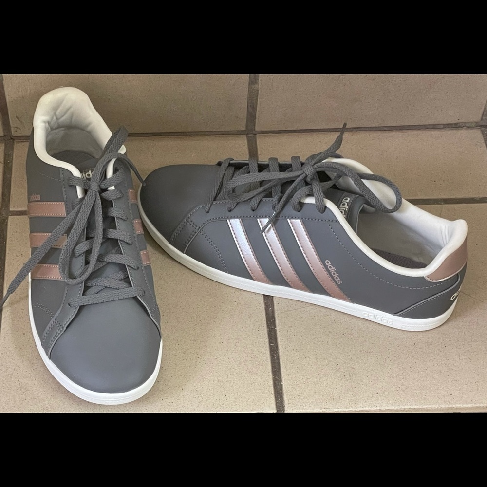 ADIDAS Classic. Cute kicks!!